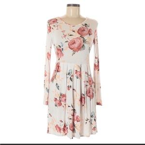 Pink Lily Floral Dress. Size Small. NWT.